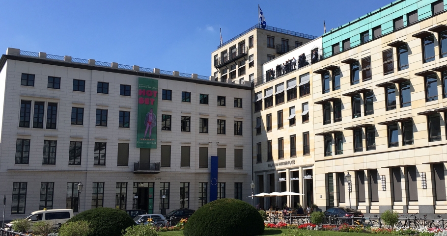 Pariser Platz, Berlin 2019, Photo: »Up in Arms« (nGbK Project Group)